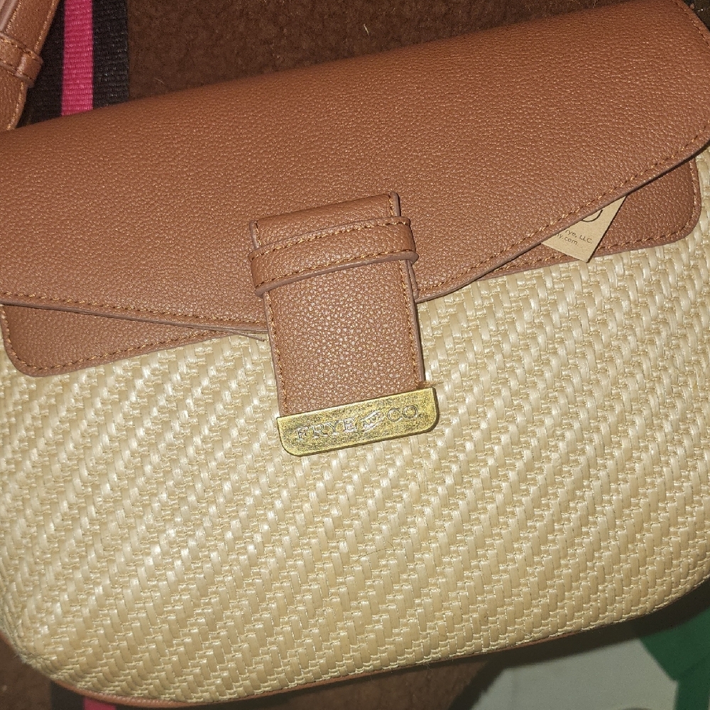 Elegant Tan and Cream Crossbody Bag